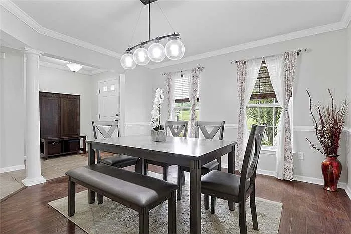 5702 Stockbridge Ct — Photo 2
