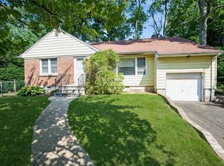 82 Seton Dr, New Rochelle, NY 10804