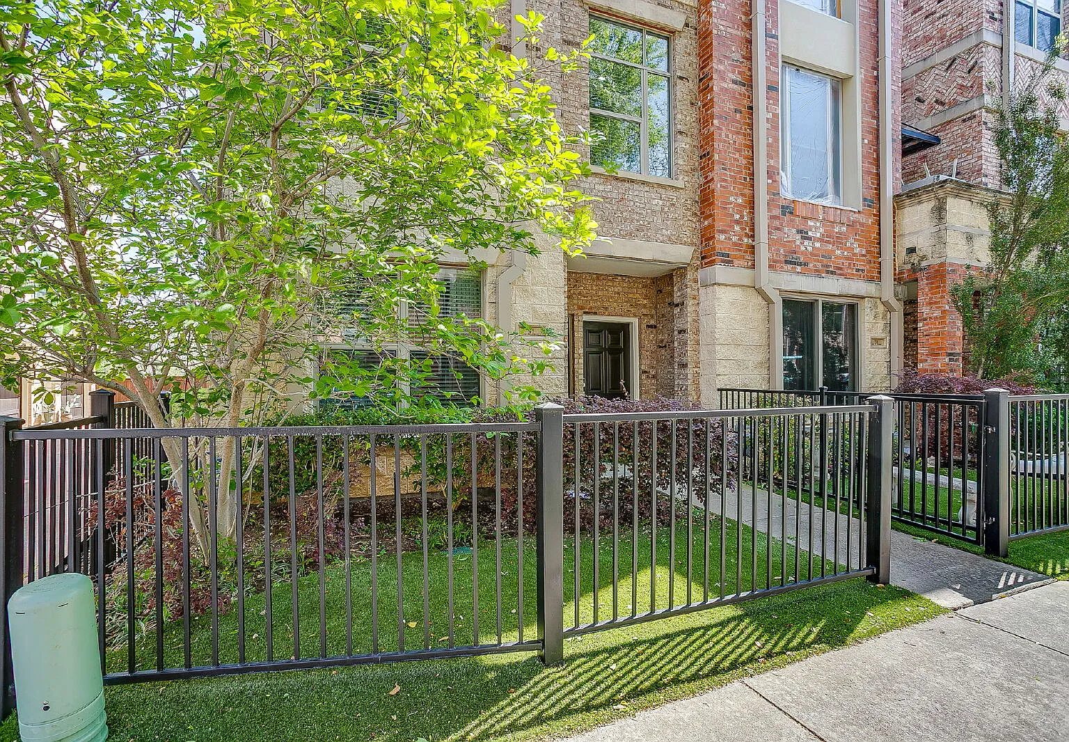 3 bed, 3.5 bath, 2804 sqft, $3,900 — Photo 4