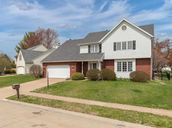 1722 Cindy Ct, Bettendorf, IA 52722