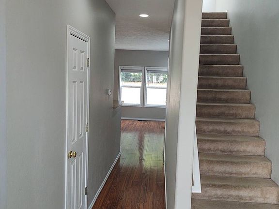 3rd image of 3216 NE 13th Pl