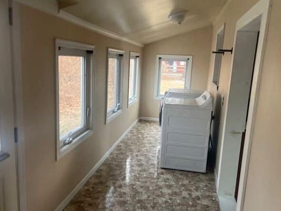 5th image of 2060 Adams Rd