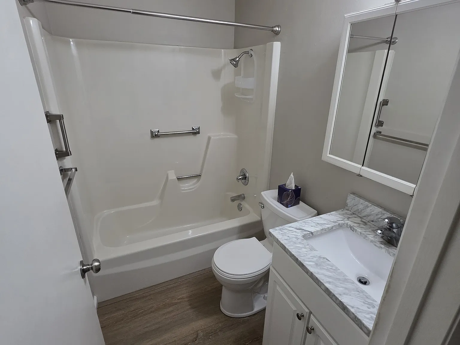 2 bed, 1400 sqft, $1,500 — Photo 2