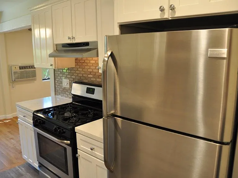 828 N Martel Ave #2 — Photo 11
