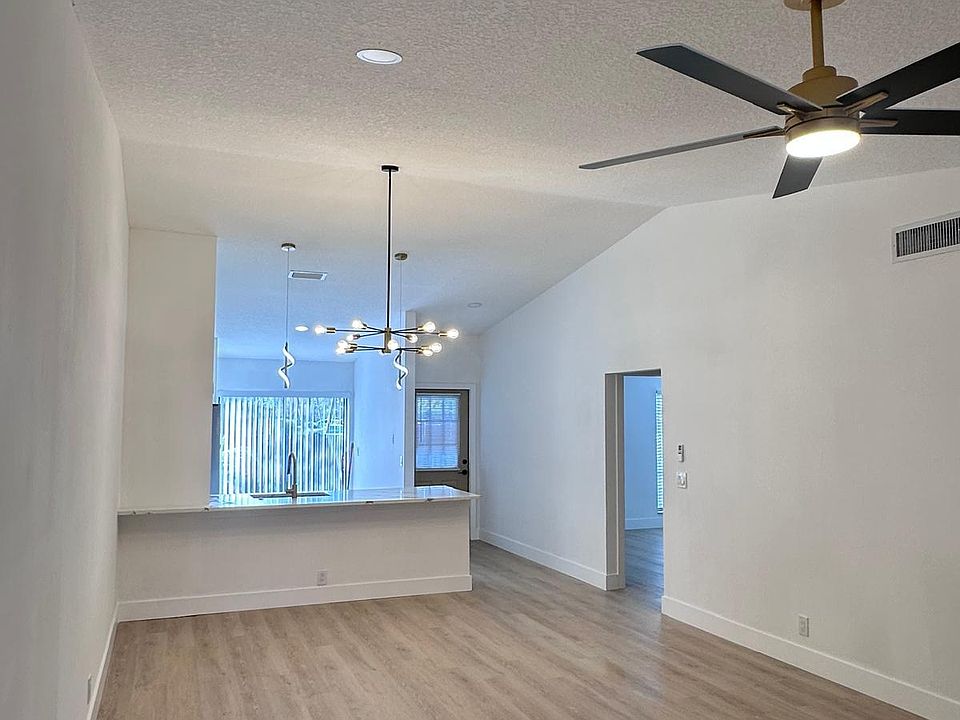 1st image of 544 Shady Pine Way #A