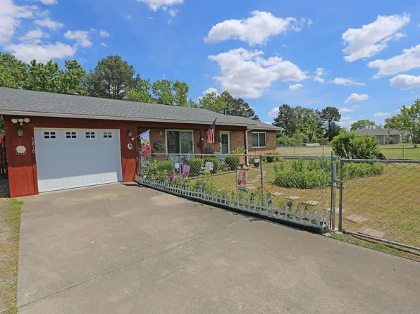 1210 Privett Park Dr, Lonoke, AR 72086