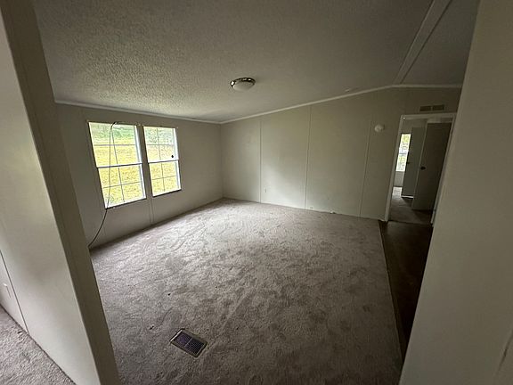 3rd image of 132 Sean Ln