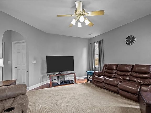 3rd image of 3004 Beaden Dr