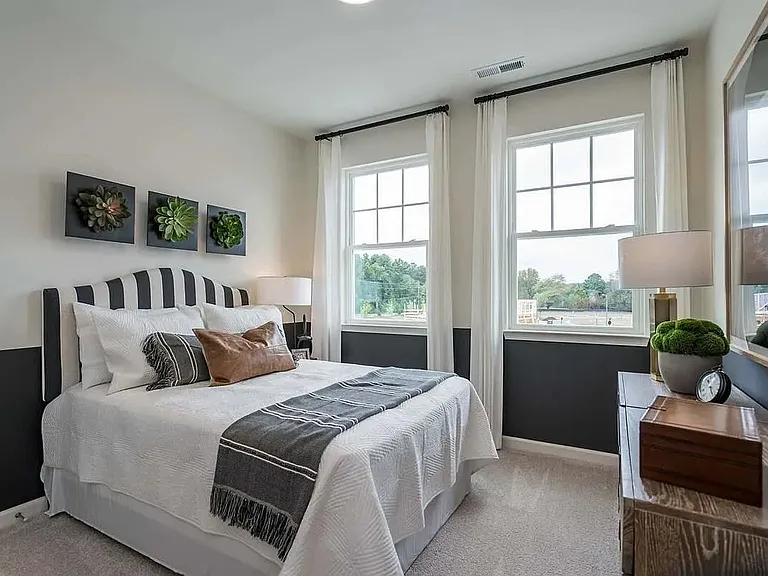 1109 Falling Rock Pl — Photo 10