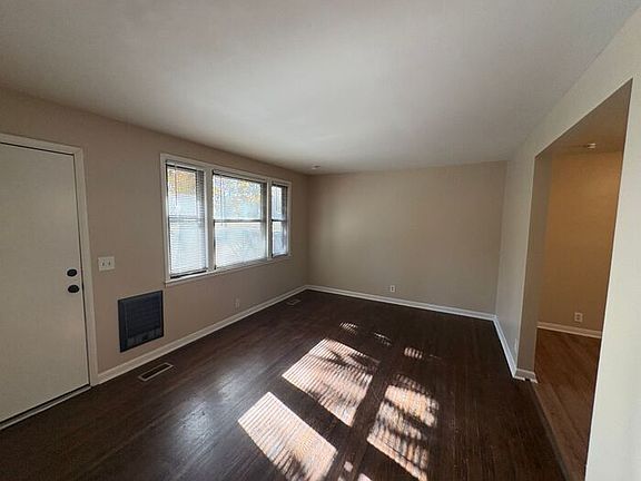 2nd image of 2704 Shacklett Dr