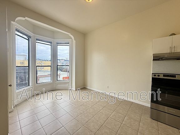 2nd image of 2315 Mission St APT 202