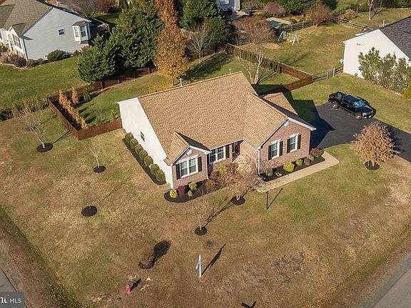 2nd image of 4407 Battery Hill Ln