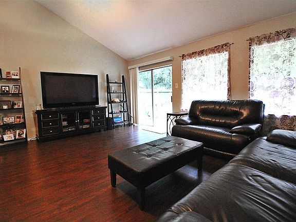 5th image of 2667 Coopers Post Ln