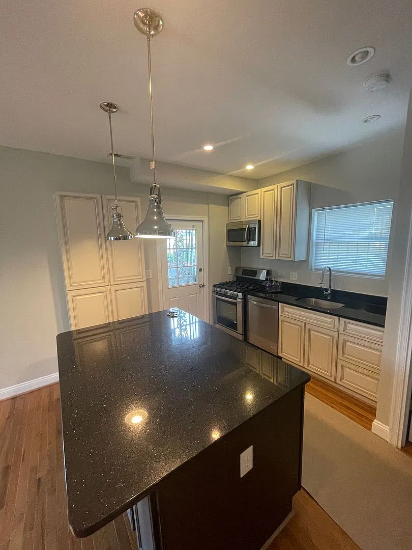 Beautiful 2bd 3.5 bath in Marshall Heights — Photo 4