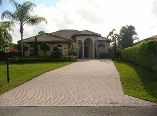 9910 SW 4th St, Plantation, FL 33324