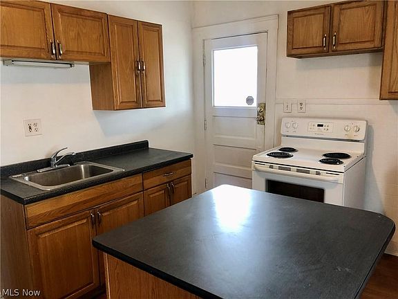 2nd image of 6913 Franklin Blvd #4