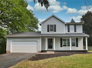 16 Hillsborough St, Fairport, NY 14450