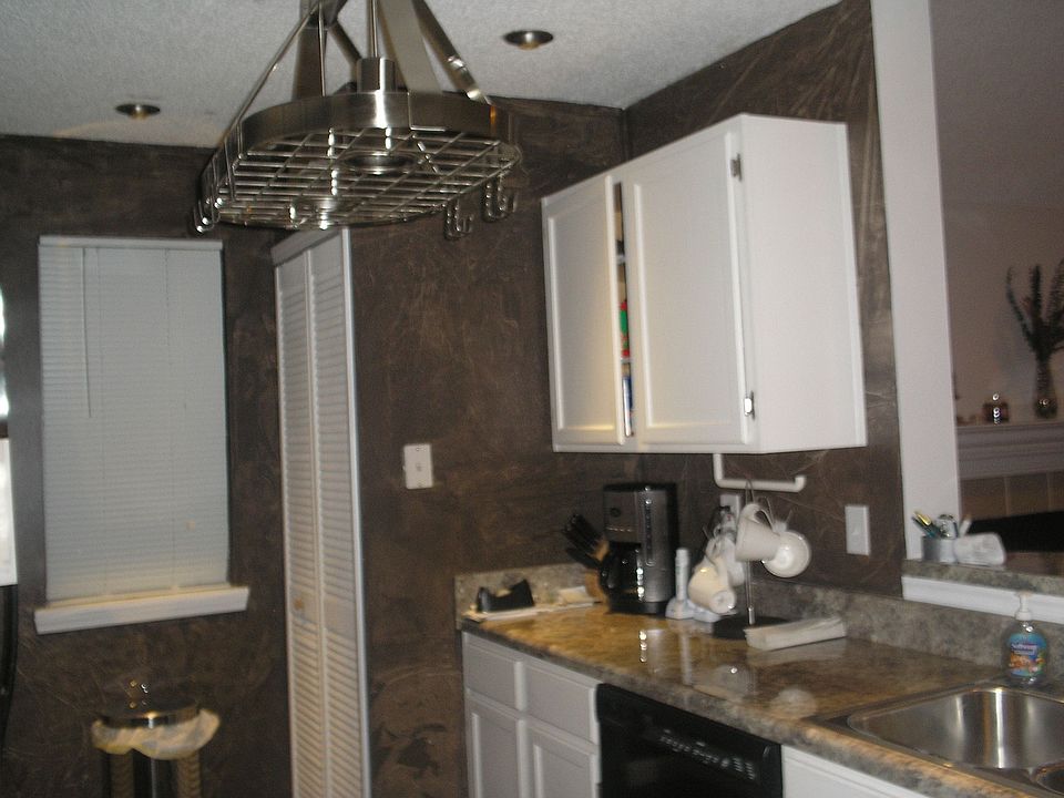 Recessed lightening/Brand new Stackable Washer and Dryer
