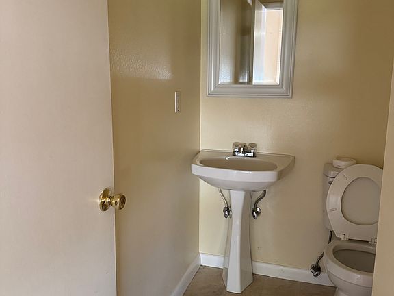 5th image of 812 SE 11th St #812