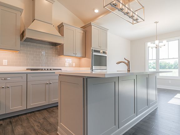 3rd image of 36 Elderberry Ln #E8tccv