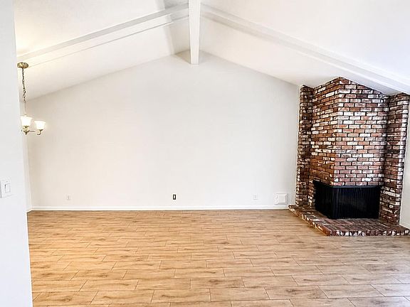4th image of 2336 Villanova Cir APT 4