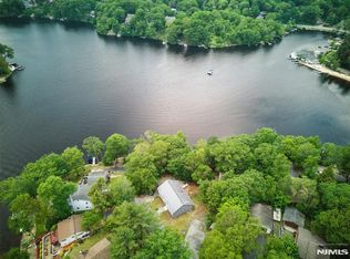 40 Upper Greenwood Lake Rd W, Hewitt, NJ 07421