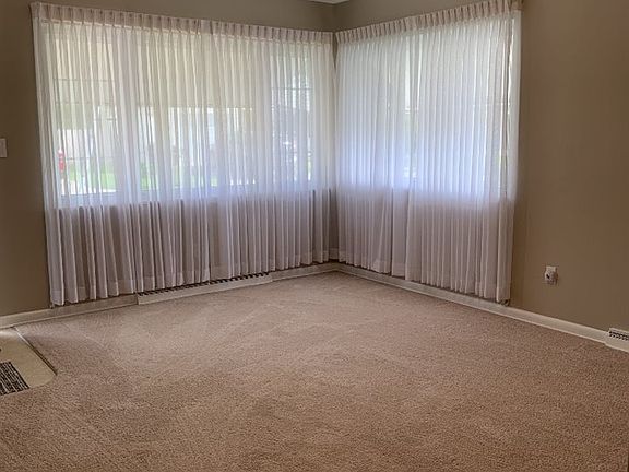 4th image of 6016 Pullen Ct