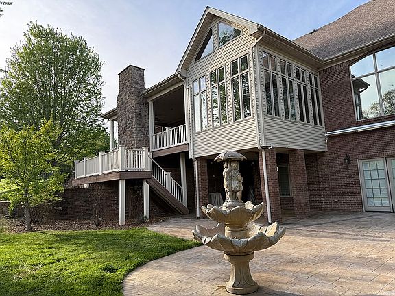 5th image of 258 Park Ln