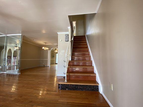 4th image of 10735 Philcrest Rd