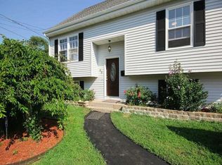 85 Lincoln Ave, Riverside, RI 02915