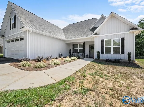 105 Kaying Rd S, Gadsden, AL 35903