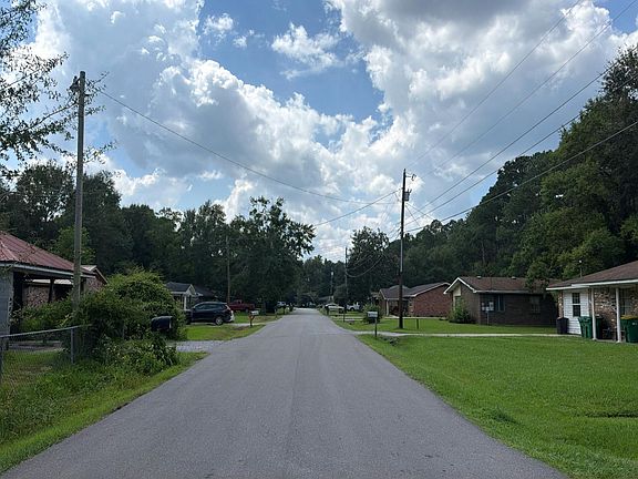 4th image of 4228 Idywood Ave