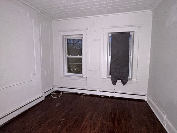 3rd image of 773 E 19th St #D2