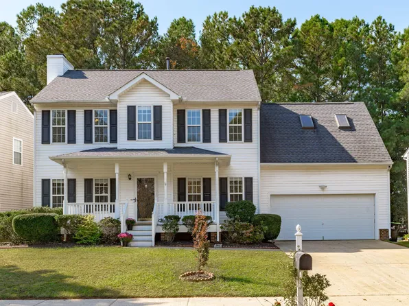 713 Creek Haven Dr, Holly Springs, NC 27540