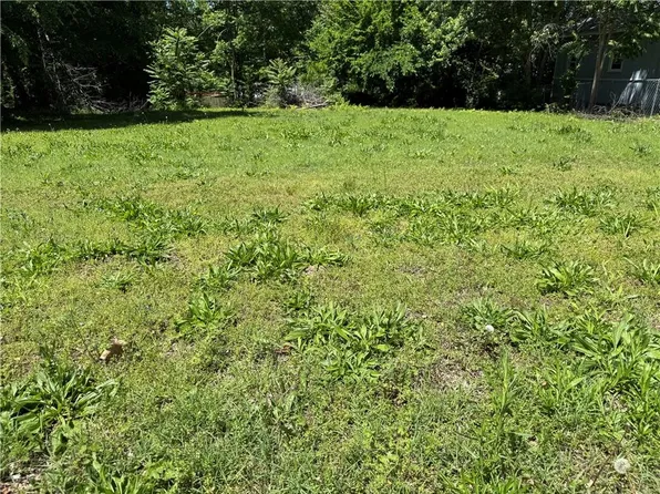 714 S Cedar St, Nevada, MO 64772