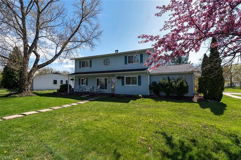 445 Laurel Dr Berea Oh 44017 Mls 4186643 Zillow
