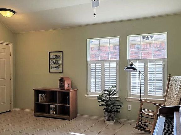 3rd image of 3114 Connor Ln