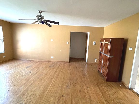 2nd image of 6142 N Damen Ave #3F