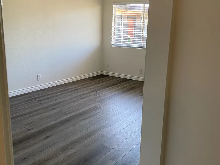 Coast Apts — Photo 12
