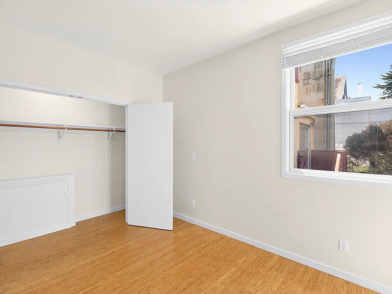 217 10th Ave — Photo 14