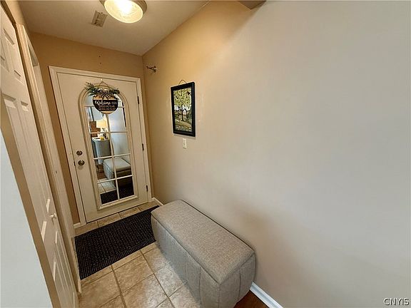 3rd image of 3073 Town Center Rd
