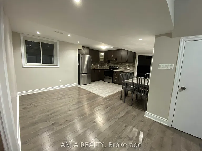 46 Rampart Dr — Photo 3