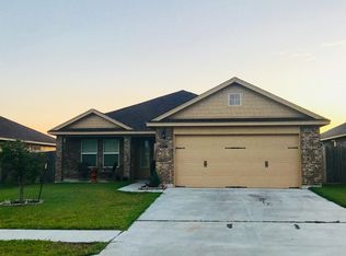 106 Buckskin Trl, Victoria, TX 77904