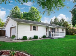 1420 28th St, Highland, IL 62249