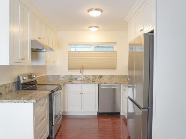 2844 E 3rd St APT 106