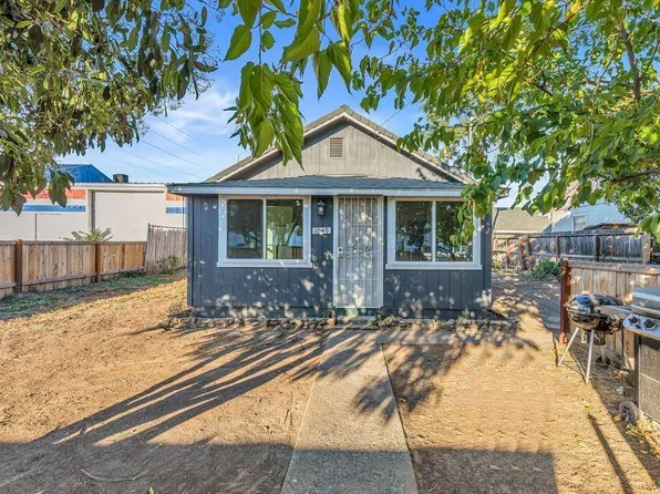 1049 Beatty St, Medford, OR 97501