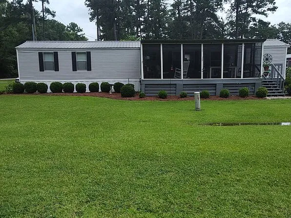 101 Lake Vue Dr, Aurora, NC 27806