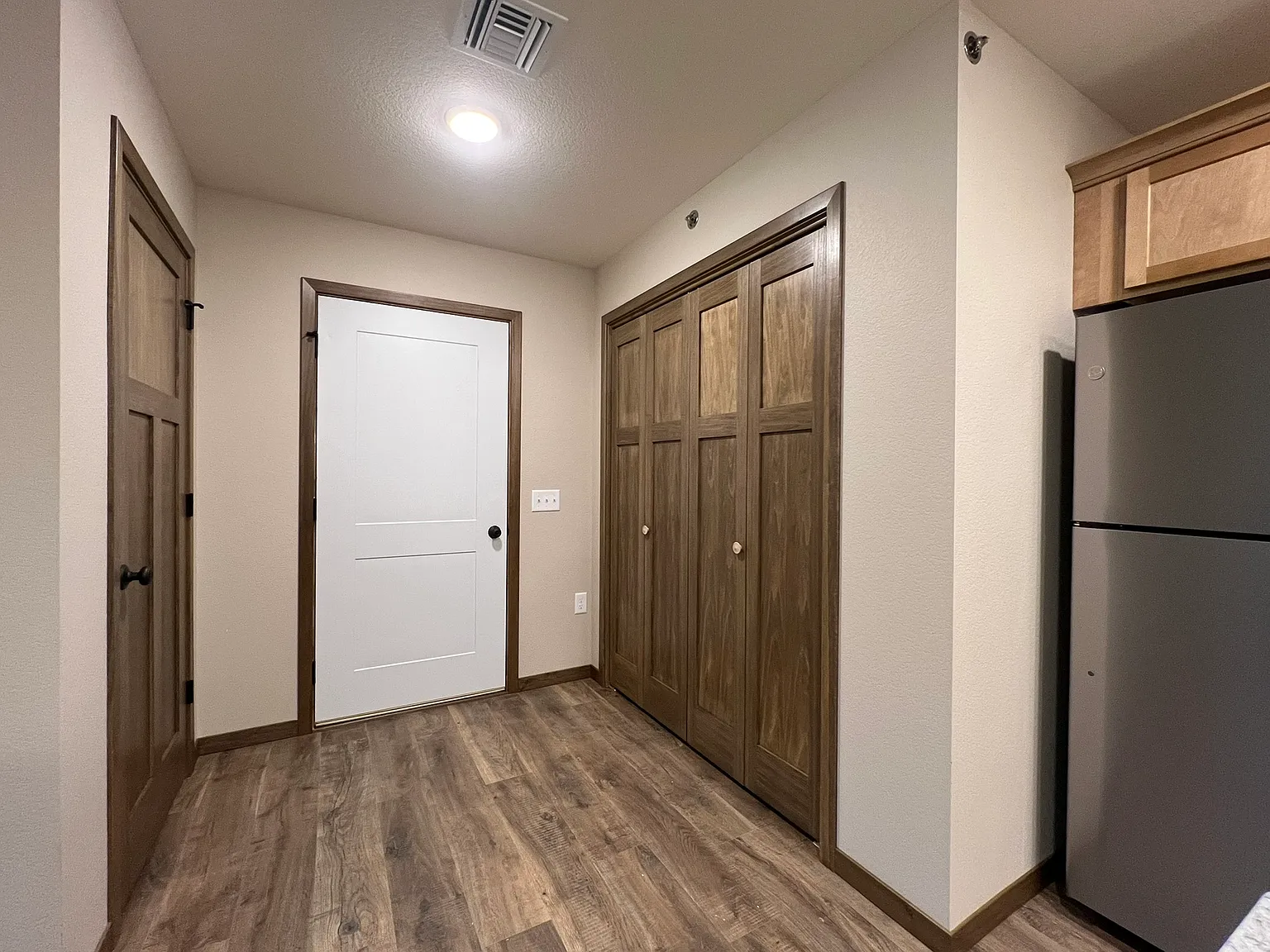 4863 Woodland Park Drive - 6 — Photo 3