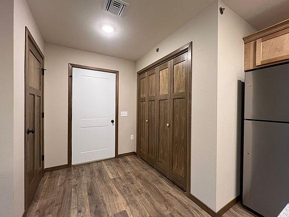4th image of 4859 Woodland Park Dr #6