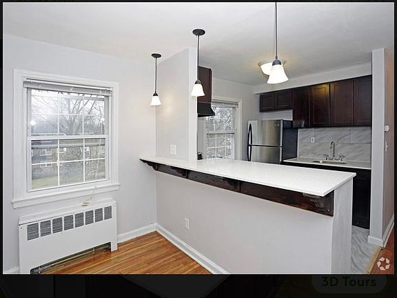 4th image of 63 Forest Hill Pkwy